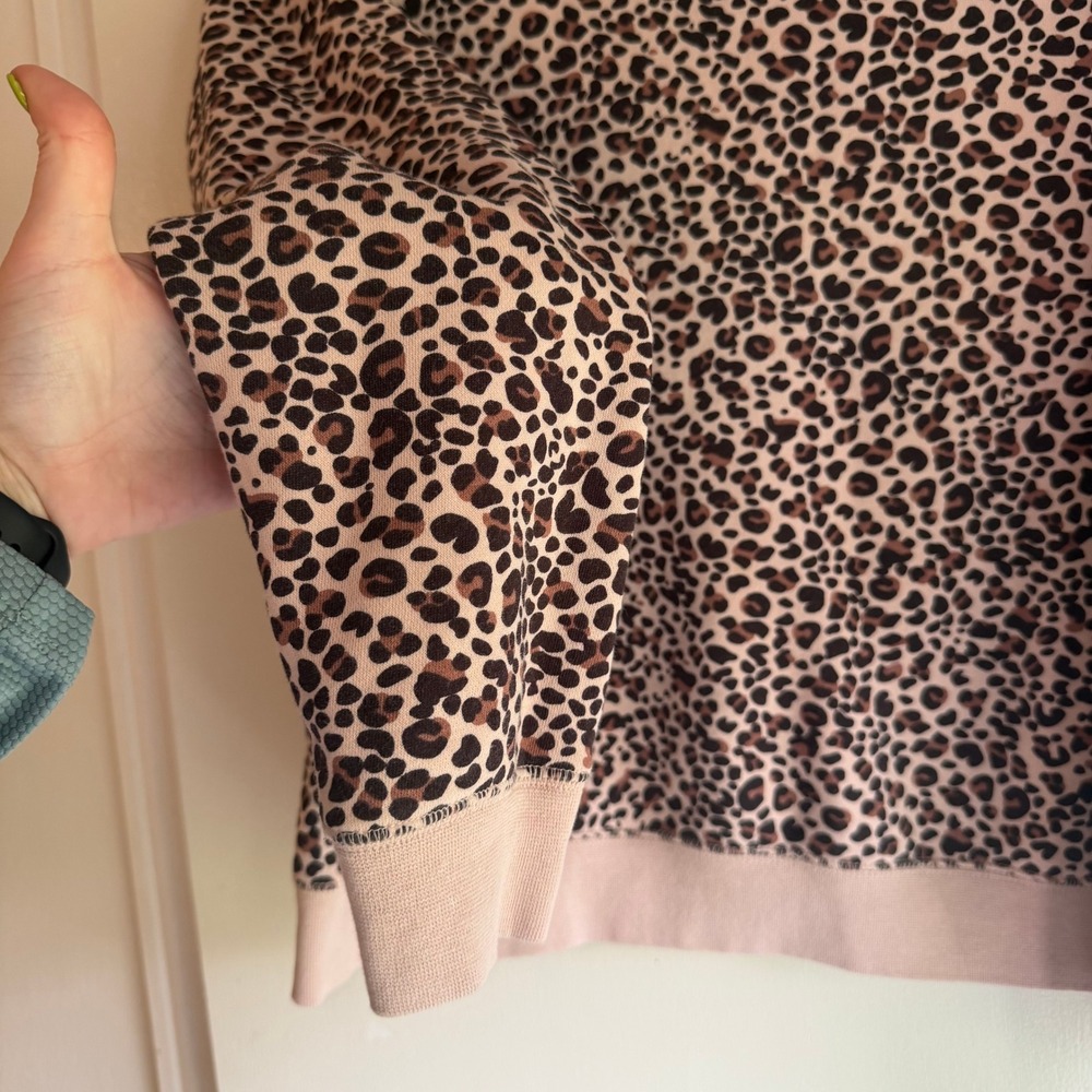 Nike Womens Leopard Print Crewneck Sweatshirt Tan Brown XS Fleece Futura Logo - Picture 4 of 9